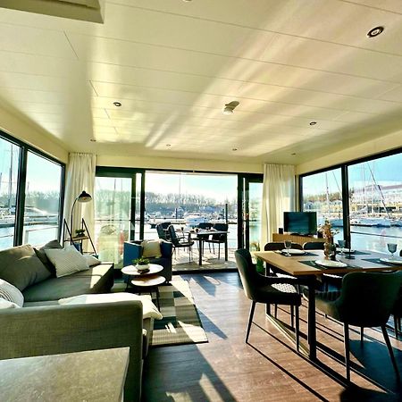 Exklusives Ostsee-Hausboot, Kueche Mit Spueler, Tv, Grosse Sonnenterrasse, 3X Kostenfreie Kfz-Parkplaetze, Klimaanlage, Bis Zu 6 Personen, 2X Baeder, Waschmaschine Boltenhagen  Exterior foto